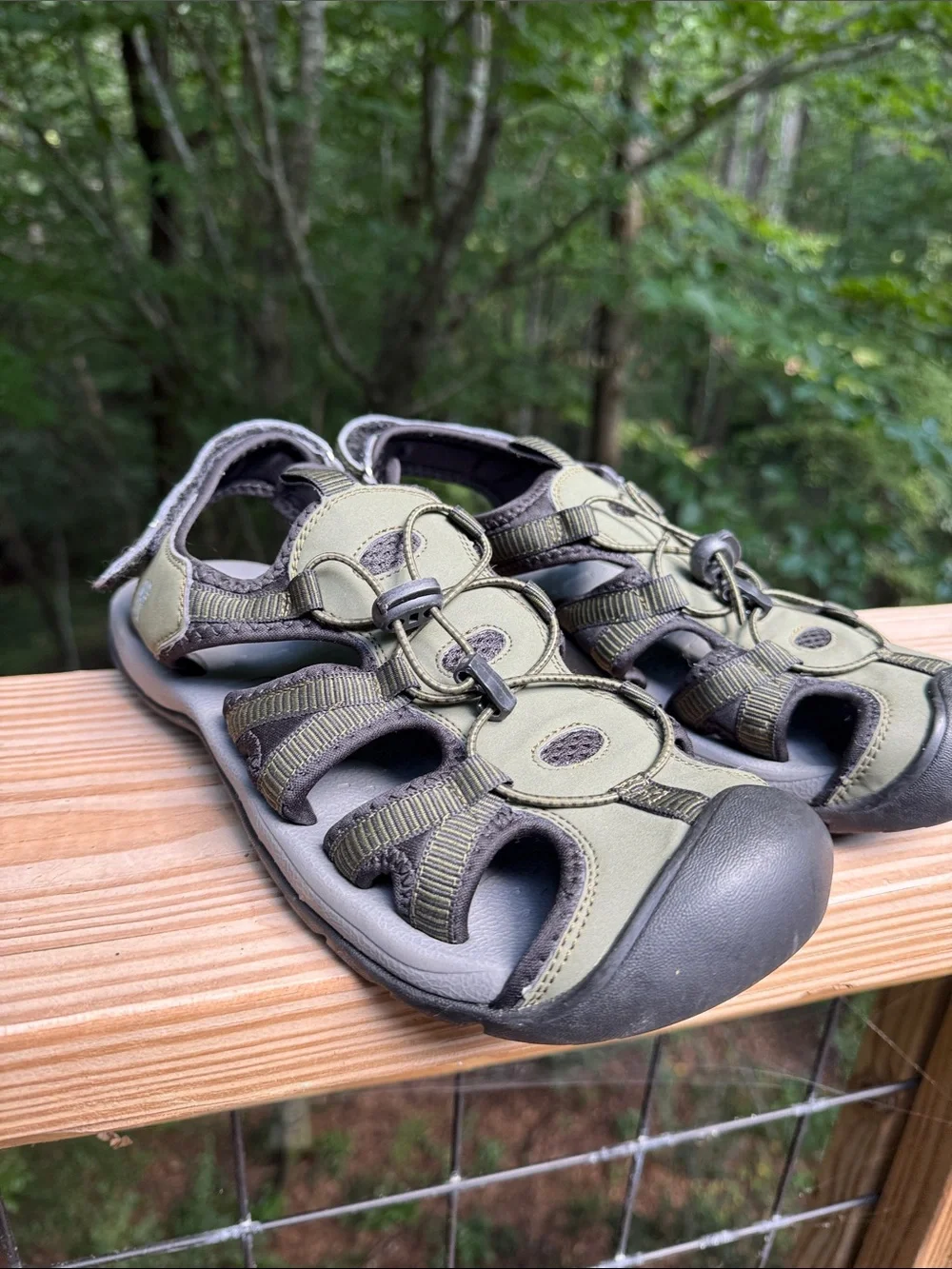 Camel Crown Men's Olive Green Outdoor Sandal - Casual Trekking Shoe